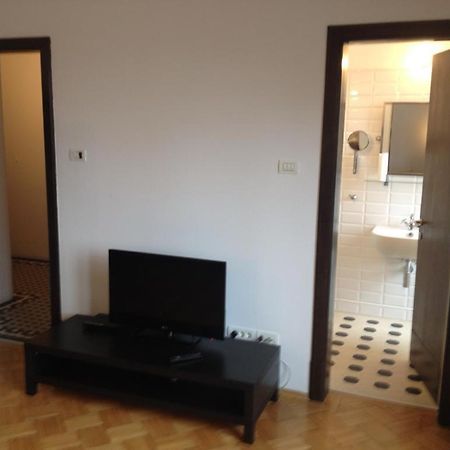 Central Studio Across From Intercontinental Bucureşti Eksteriør bilde