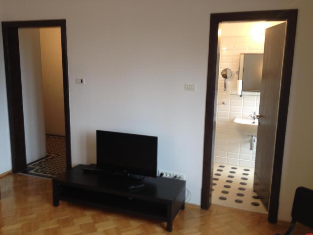 Central Studio Across From Intercontinental Bucureşti Eksteriør bilde
