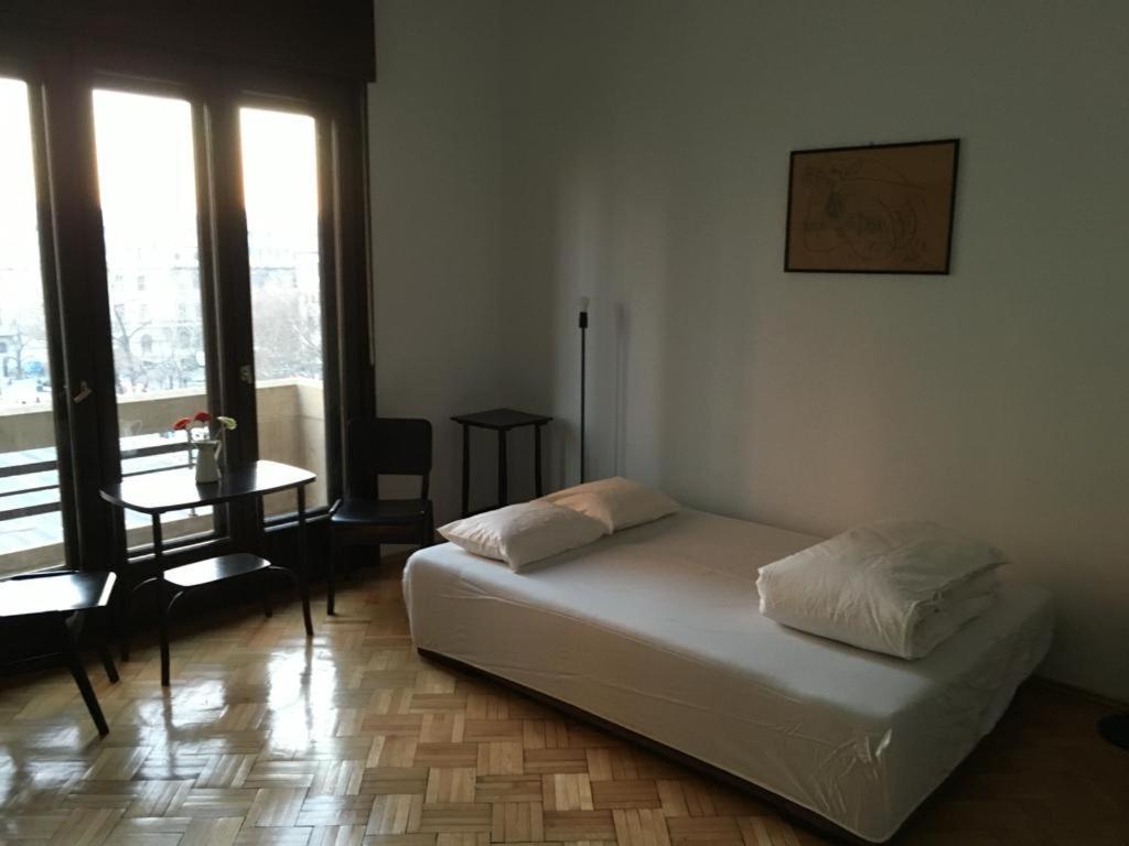 Central Studio Across From Intercontinental Bucureşti Eksteriør bilde