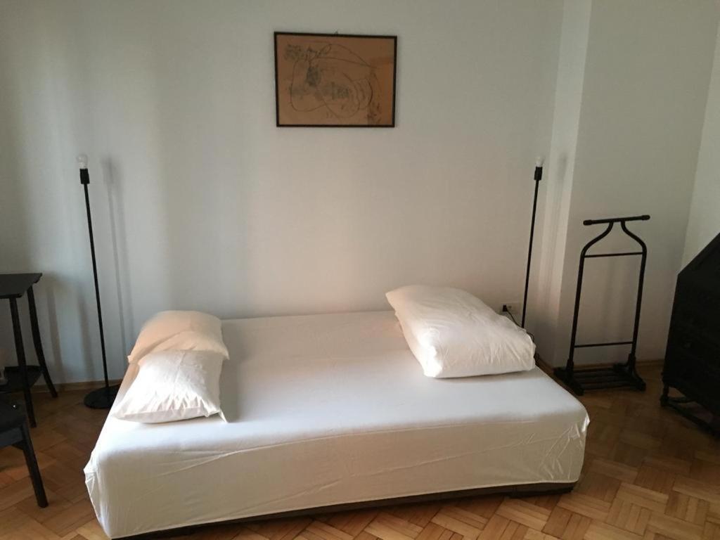 Central Studio Across From Intercontinental Bucureşti Eksteriør bilde